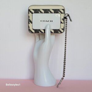 COACH Mini ID Card Case In Houndstooth Print with Dog-leash Clip- Cream /Black🎈